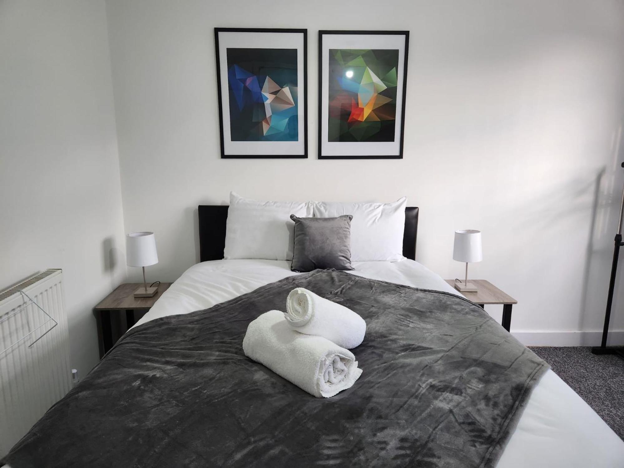 4 Bedroom 2 Bathroom Shared House - Near Bhx And Nec Birmingham Exterior foto