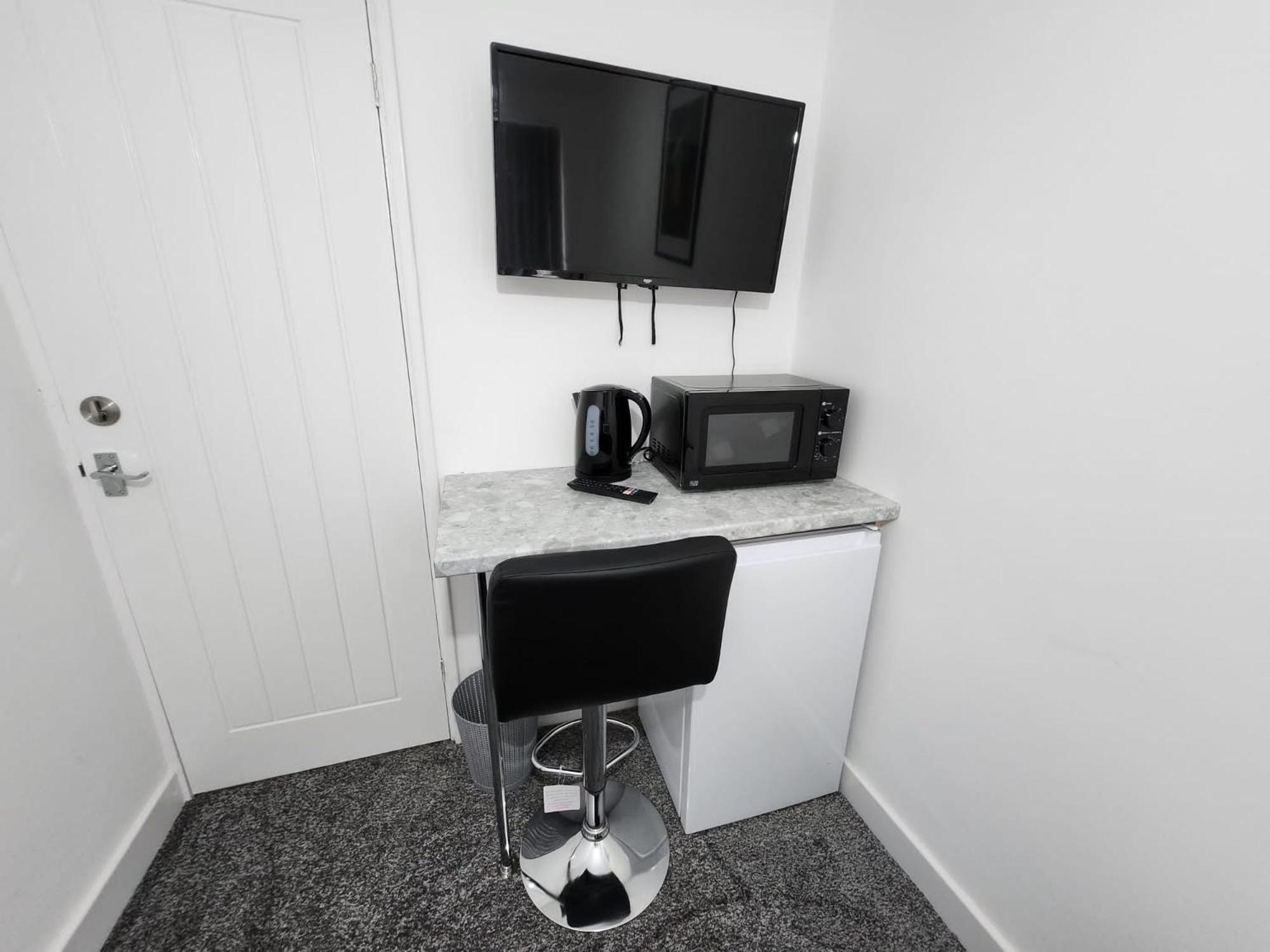 4 Bedroom 2 Bathroom Shared House - Near Bhx And Nec Birmingham Exterior foto
